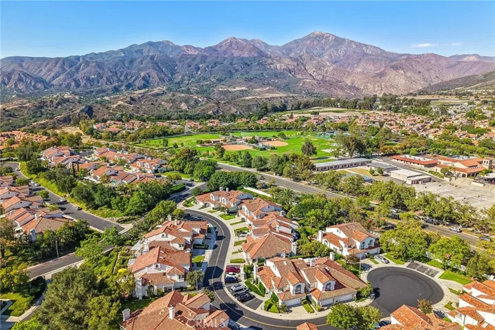 16 Calle Maria, Rancho Santa Margarita, California 92688