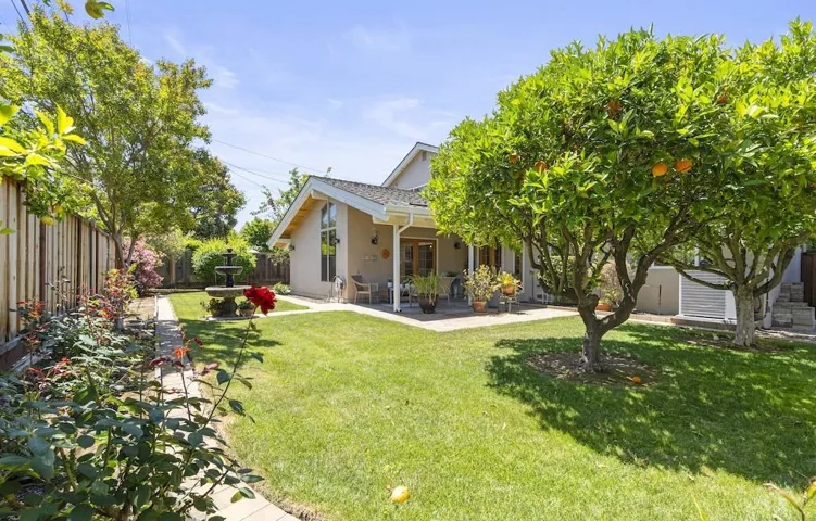 10730 La Roda Drive, Cupertino, California 95014
