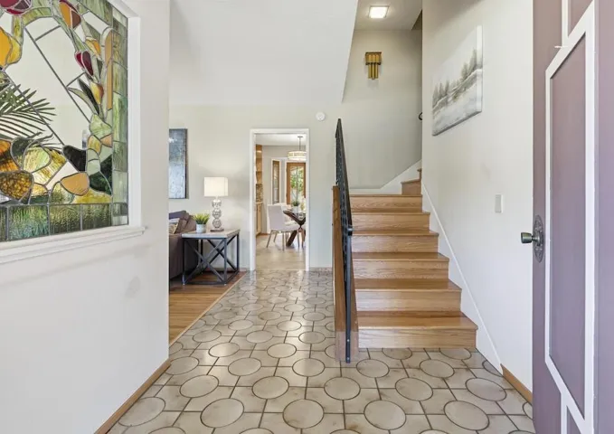 10730 La Roda Drive, Cupertino, California 95014