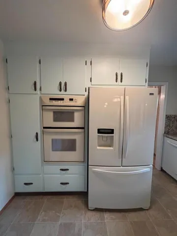 10730 La Roda Drive, Cupertino, California 95014