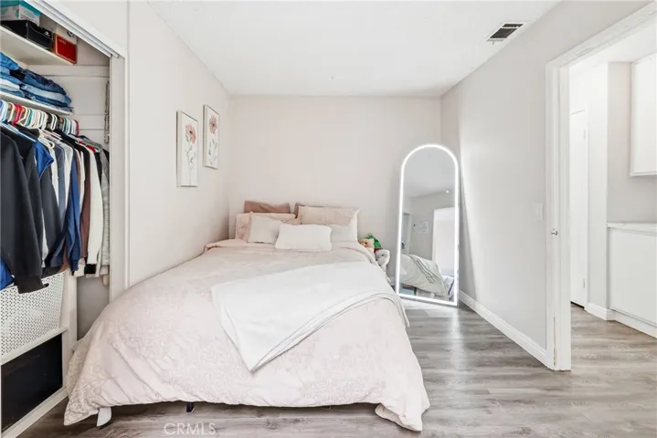 1585 Camelot, Corona, California 92882