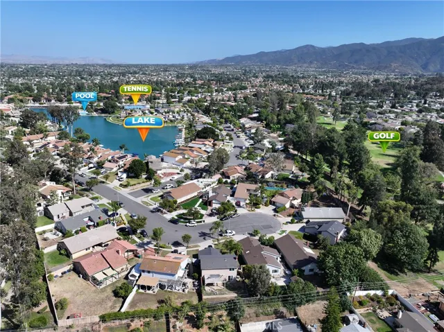 1585 Camelot, Corona, California 92882