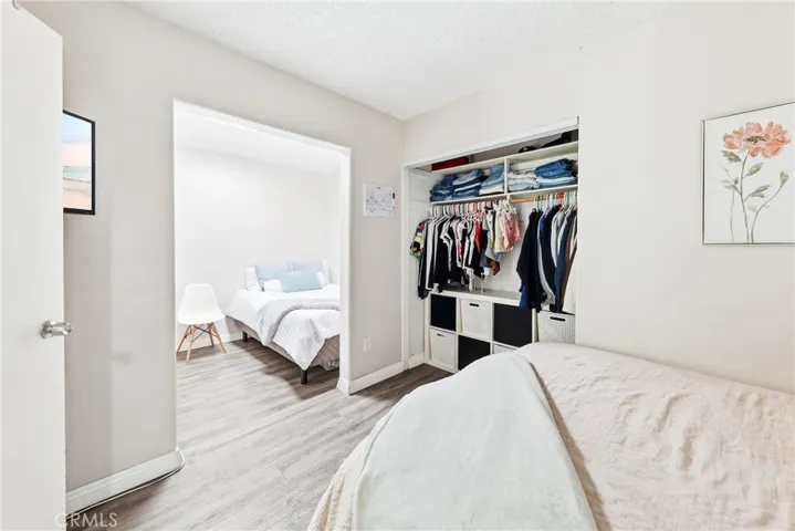 1585 Camelot, Corona, California 92882