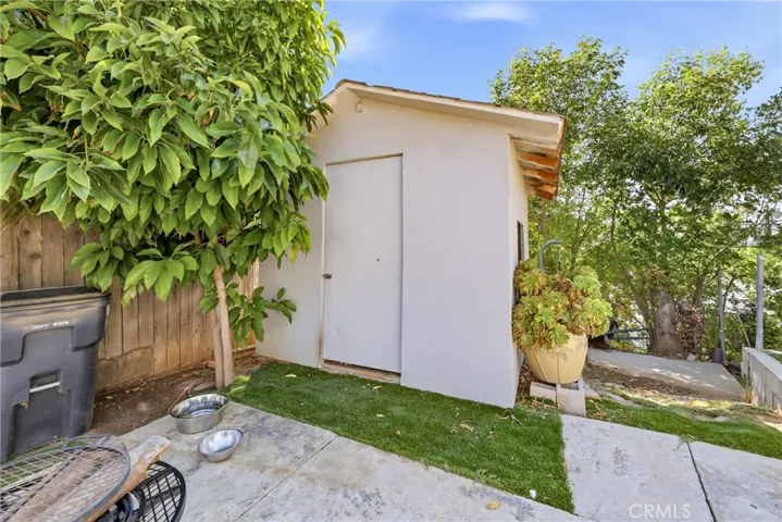 1585 Camelot, Corona, California 92882