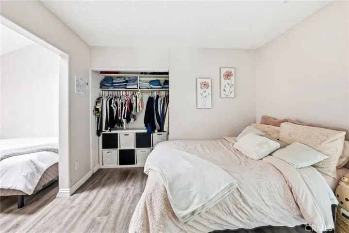 1585 Camelot, Corona, California 92882