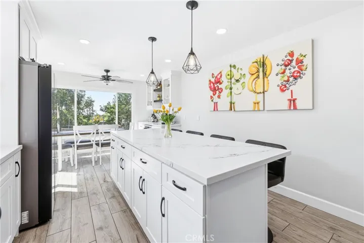 1585 Camelot, Corona, California 92882