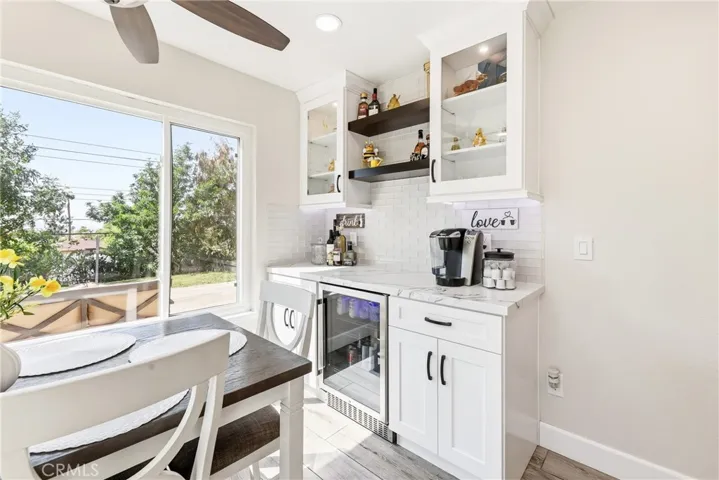 1585 Camelot, Corona, California 92882