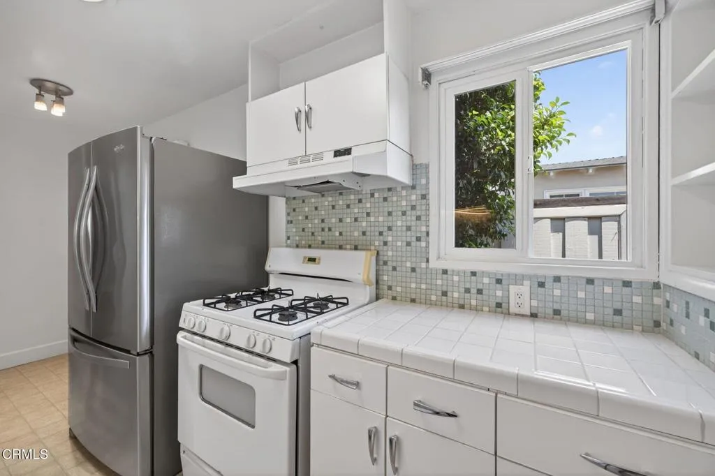 33-web-or-mls-UpmarketMedia-80SSe-029