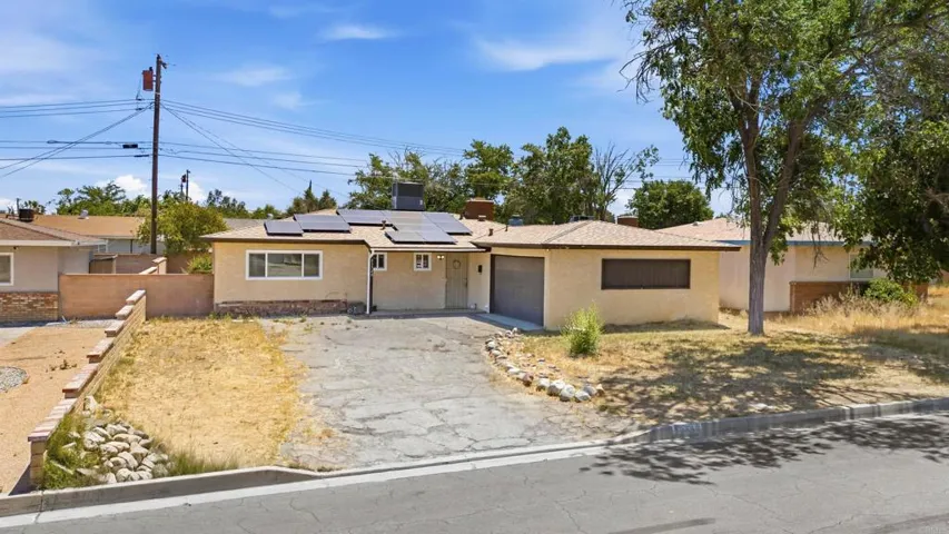 43740 Heaton Avenue, Lancaster, California 93534