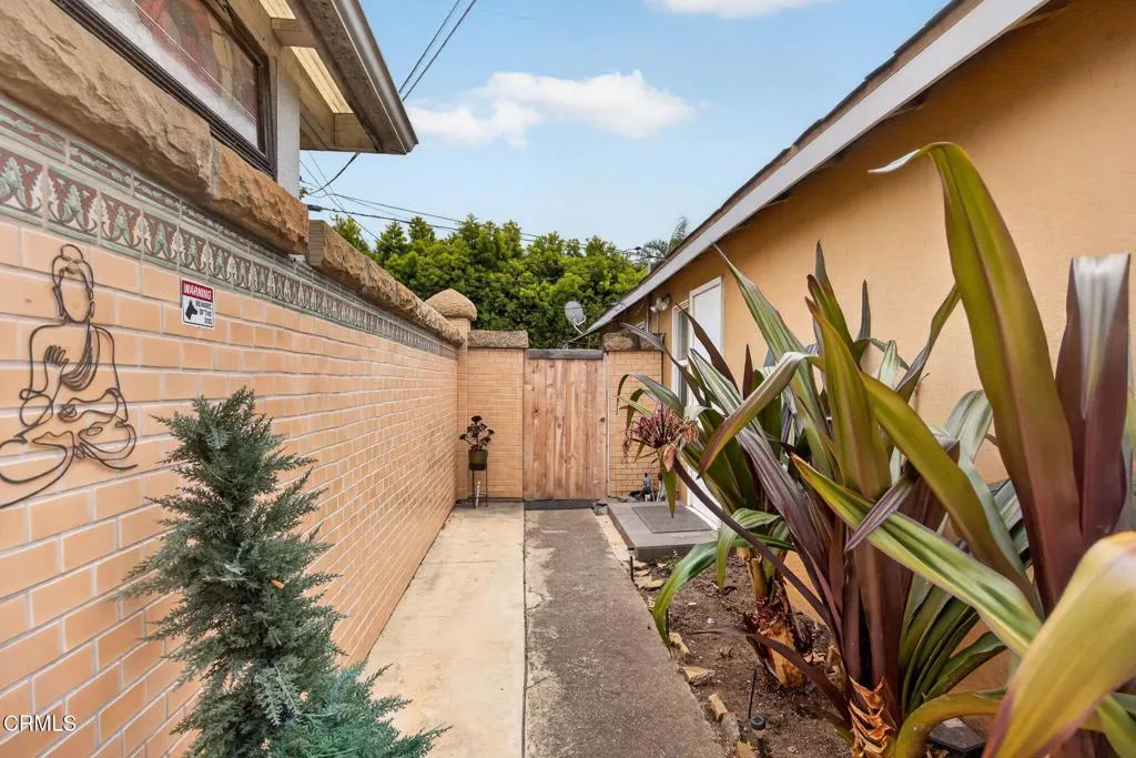 82 S Seaward - Studio entrance