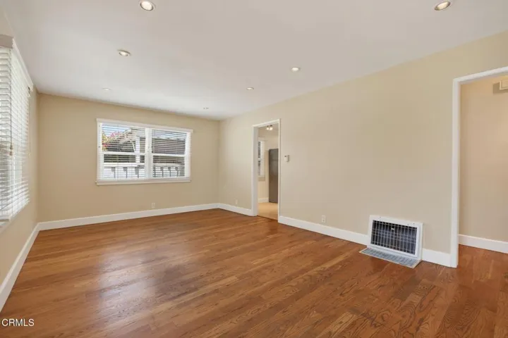 24-web-or-mls-UpmarketMedia-80SSe-002