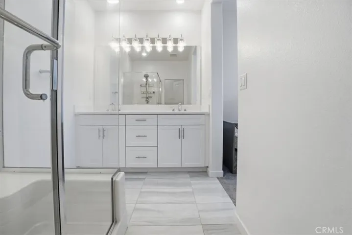 Ensuite Double Sinks
