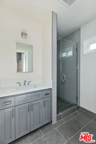 Guest Unit Bathroom