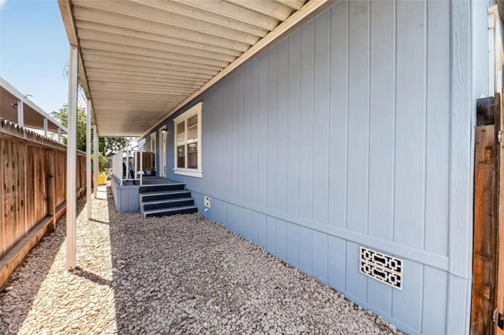 Porch to the Main door.