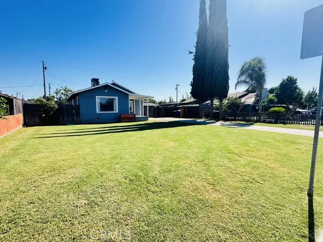 1942 E Olive, Dinuba, California 93618
