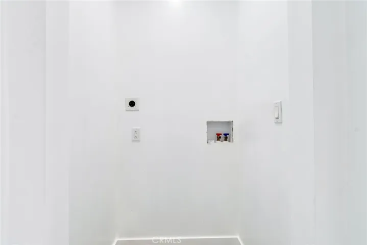 Washer/Dryer Hook-Ups