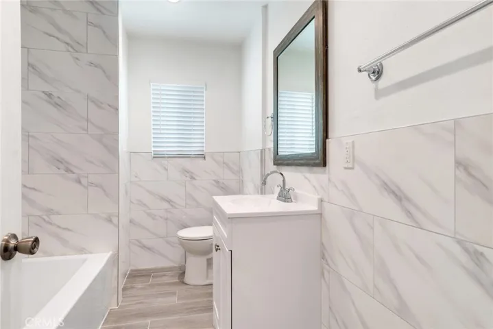 Main House Full Bath