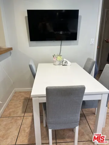 Breakfast area in kitchen