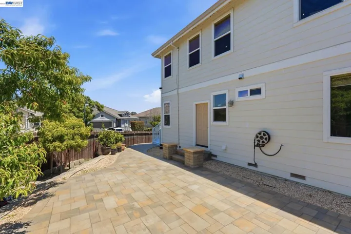 857 Bridgeway Cir, El Sobrante, California 94803