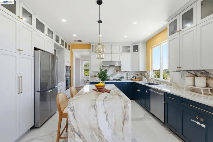 857 Bridgeway Cir, El Sobrante, California 94803
