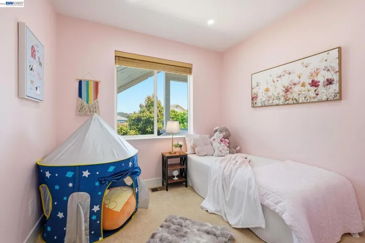 857 Bridgeway Cir, El Sobrante, California 94803