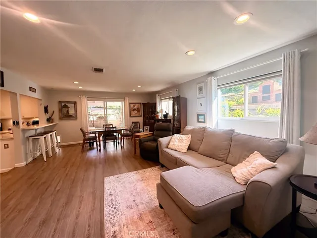 23026 Ash Glen Circle, Valencia, California 91354