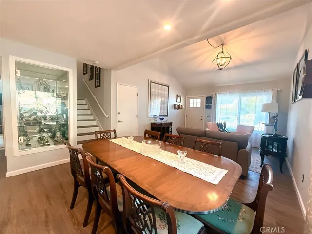 23026 Ash Glen Circle, Valencia, California 91354