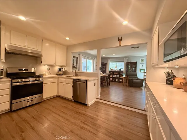 23026 Ash Glen Circle, Valencia, California 91354