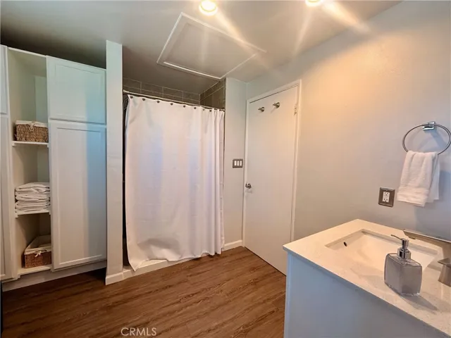 23026 Ash Glen Circle, Valencia, California 91354