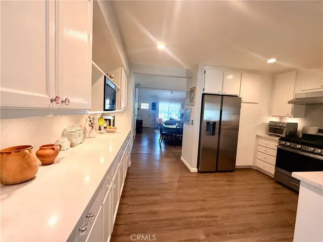 23026 Ash Glen Circle, Valencia, California 91354