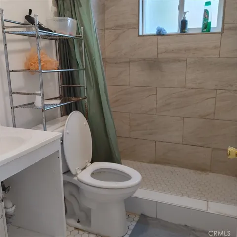 1451 S Park bath 1