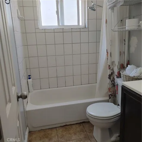 1449 S Park bath 1
