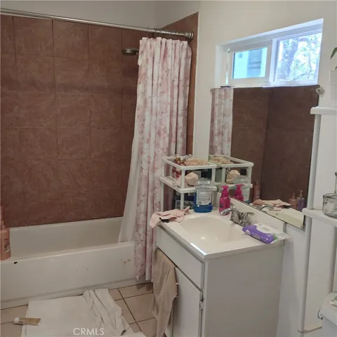 1453 S Park bath 2