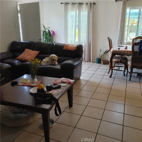 1453 S Park Living room