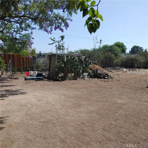 Huge fenced lot behind ready to build