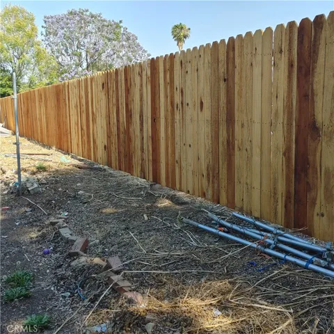 new fence and gate for rear lot ready to build
