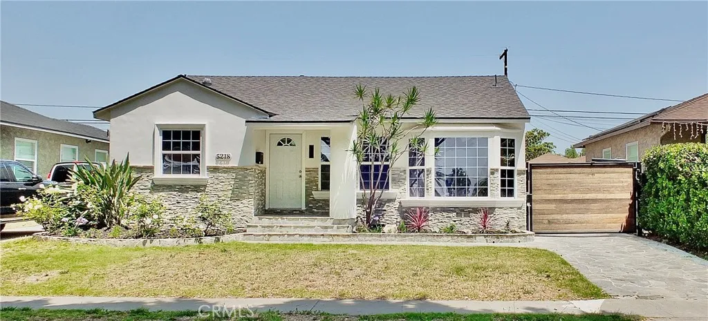 5218 Bellflower, Lakewood, California 90713