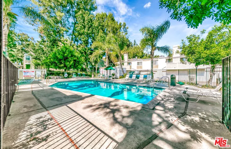 22135 Burbank Boulevard 4, Woodland Hills, California 91367