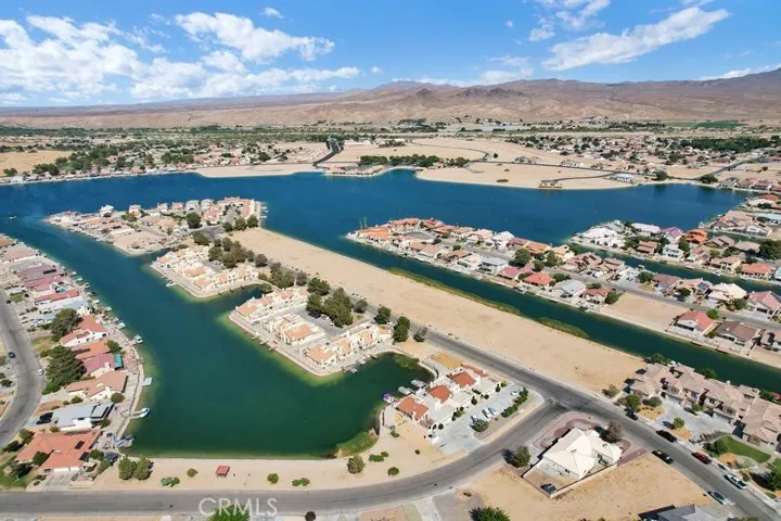 Beautiful Lake community featuring two lakes
