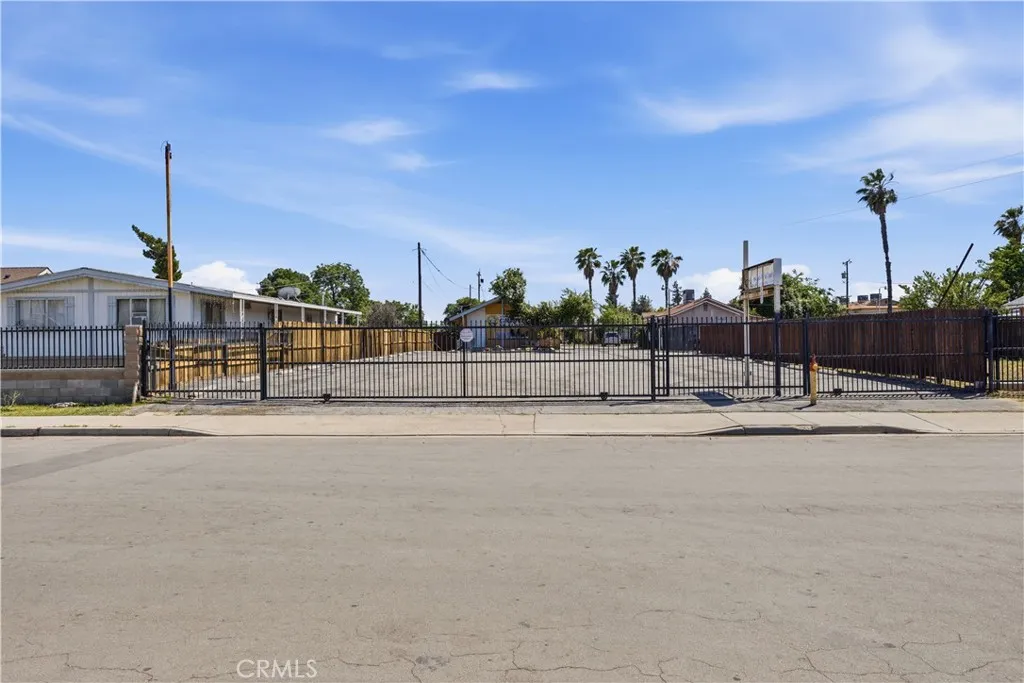 325 Mccord Ave, Bakersfield, California 93308 — photo 5