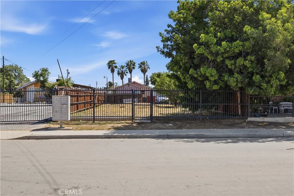 325 Mccord Ave, Bakersfield, California 93308 — photo 4