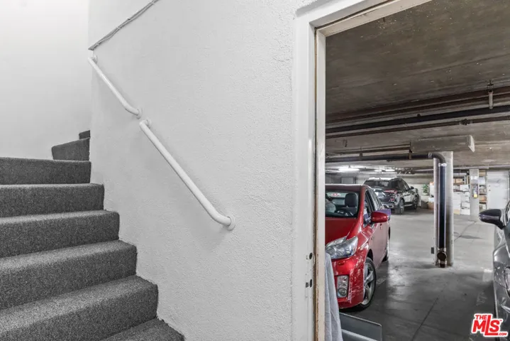 1828 Barry Avenue 4, Los Angeles, California 90025