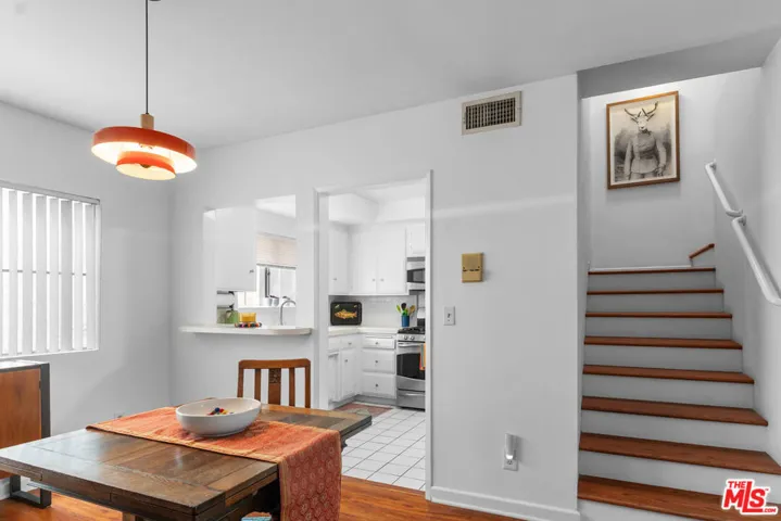 1828 Barry Avenue 4, Los Angeles, California 90025