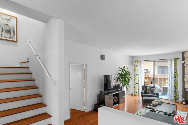 1828 Barry Avenue 4, Los Angeles, California 90025