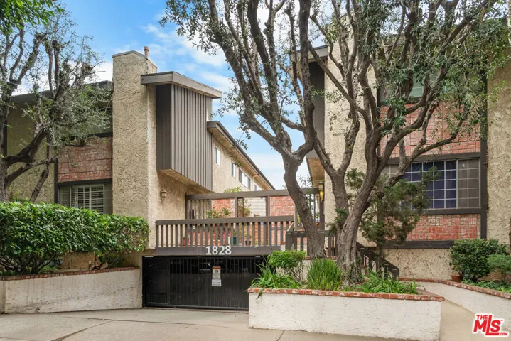 1828 Barry Avenue 4, Los Angeles, California 90025