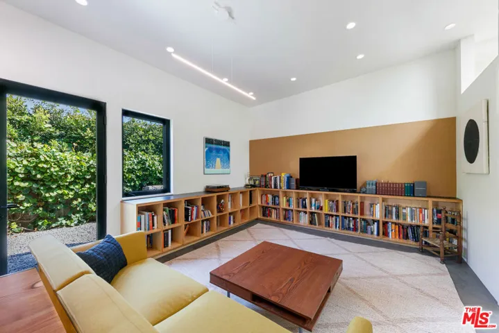 6565 Dume Drive, Malibu, California 90265
