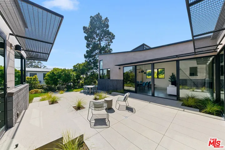 6565 Dume Drive, Malibu, California 90265