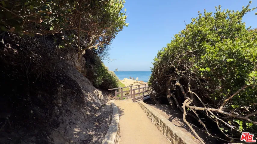 6565 Dume Drive, Malibu, California 90265