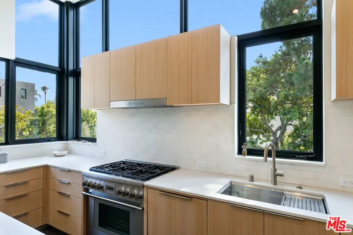 6565 Dume Drive, Malibu, California 90265