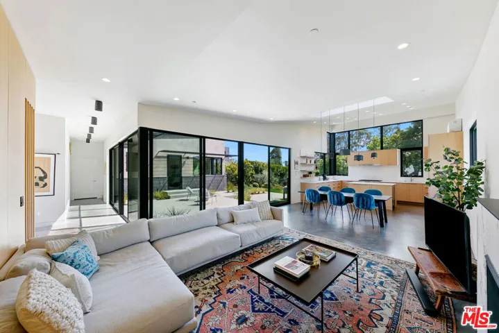 6565 Dume Drive, Malibu, California 90265